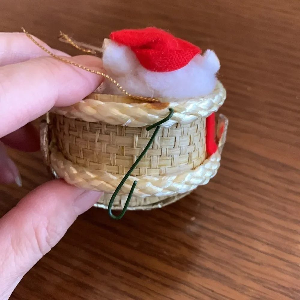 Vtg‎ white animal sleeping in straw rocking basket ornament